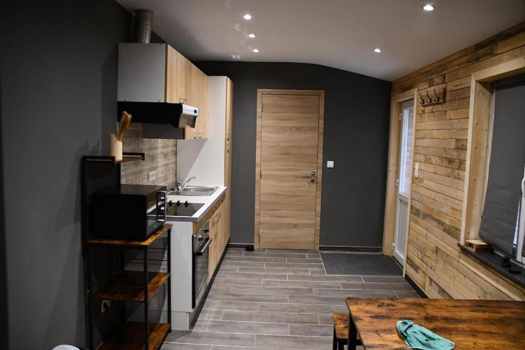 Logement In Wood Brugelette Exteriör bild