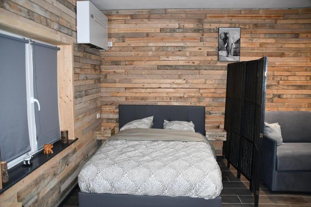 Logement In Wood Brugelette Exteriör bild