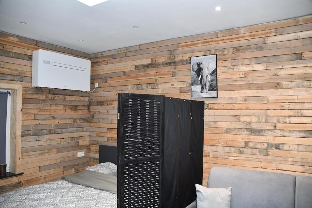 Logement In Wood Brugelette Exteriör bild